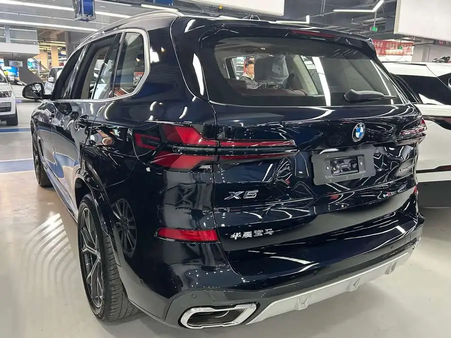 بي إم دبليو X5 2023 xDrive 30Li حزمة M الرياضية الفاخرة