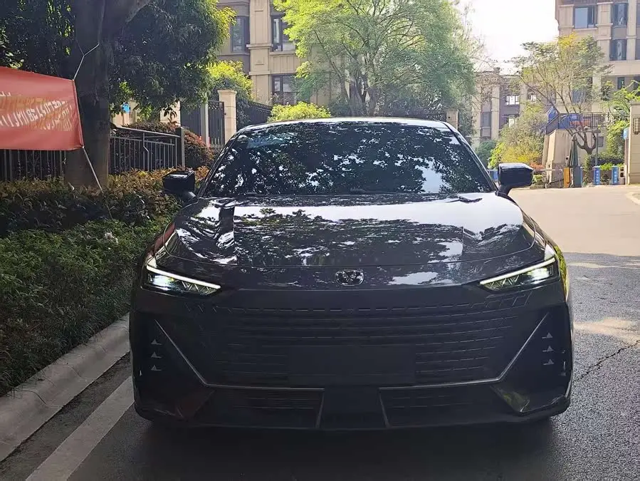 تشانجان UNI-V 2023 1.5T البريميوم