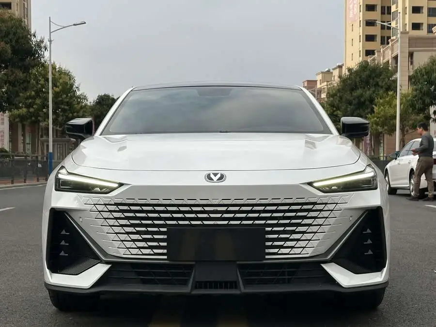 Changan UNI-V 2022 1.5T Premium