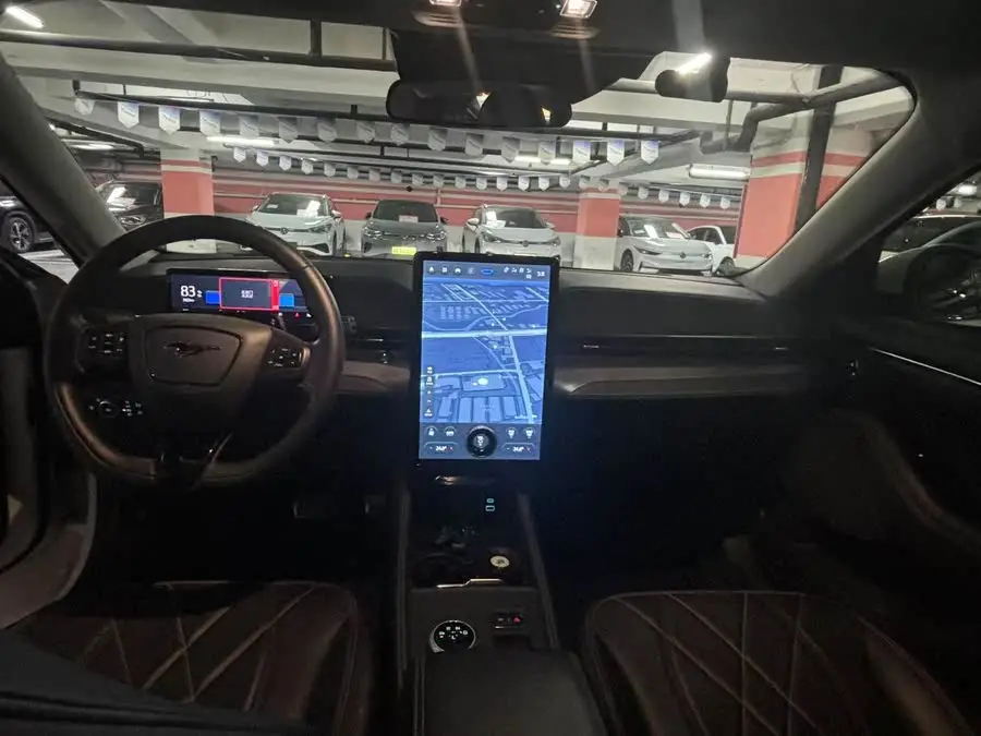 فورد موستانج ماك-إي 2021 النسخة الخلفية الدفع (نطاق قياسي)