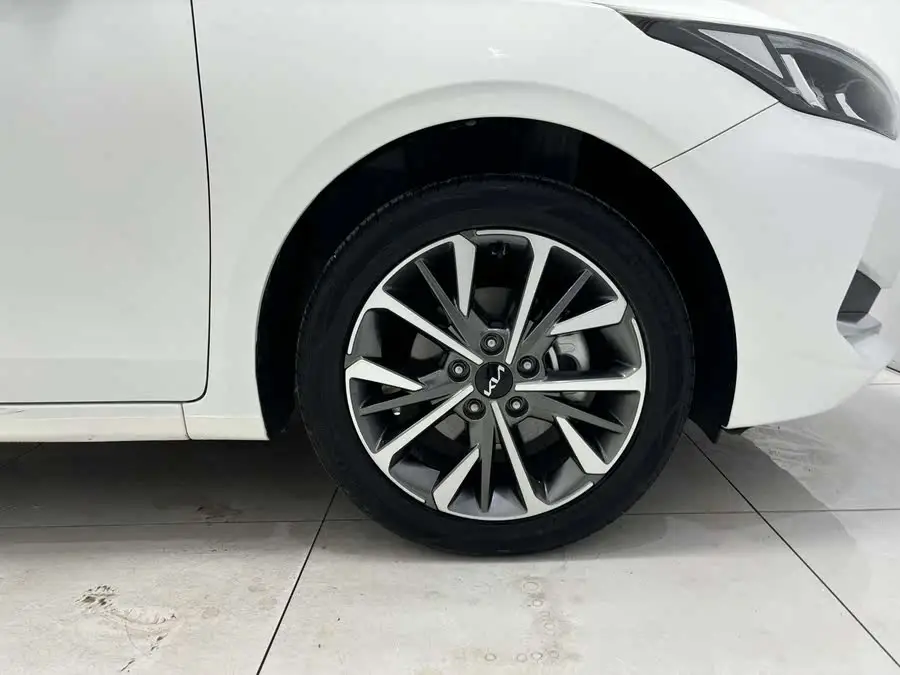 كيا K3 2021 1.5L CVT الإصدار الأنيق