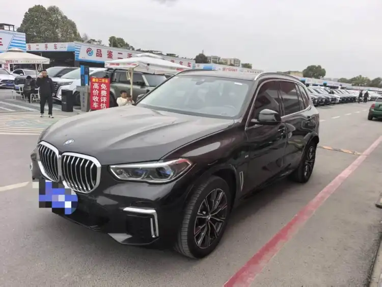 BMW X5 2022 xDrive 30Li M Sport Package
