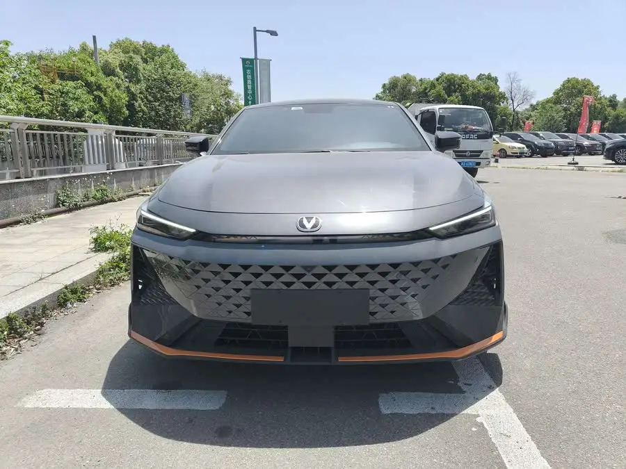 Changan UNI-V 2022 1.5T Premium