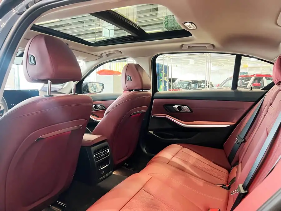 بي إم دبليو i3 2024 eDrive 35 L