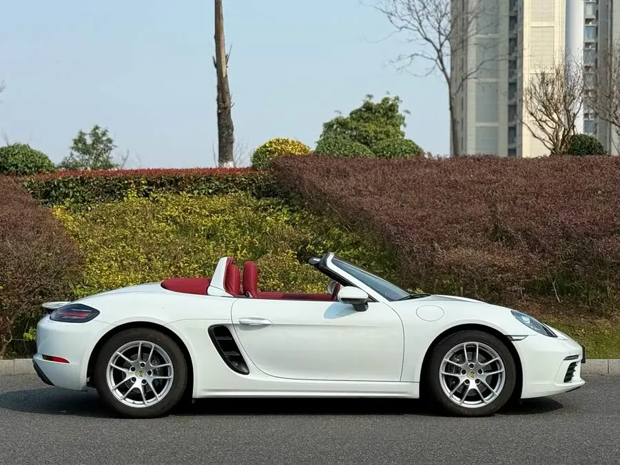 Porsche 718 2022 Model Boxster 2.0T