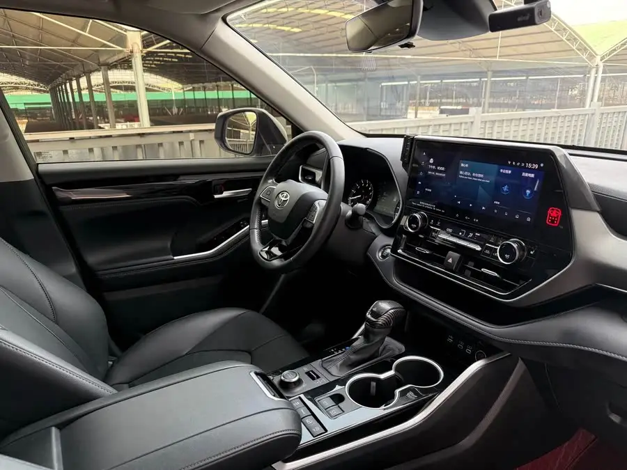 هايلاندر 2022 380T نسخة بريميوم للدفع الرباعي 7 مقاعد