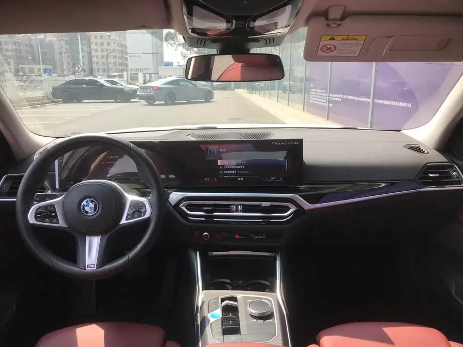 بي إم دبليو i3 2023 الإصدارة eDrive 40 L حزمة الليل