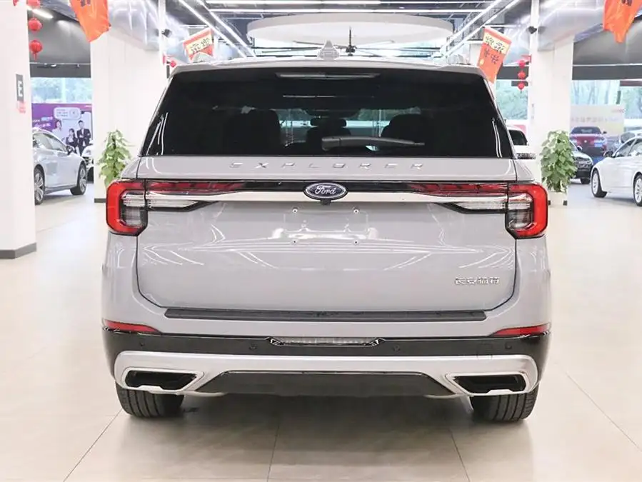 إكسبلورر 2024 2.3T EcoBoost فئة الدفع الخلفي 7 مقاعد