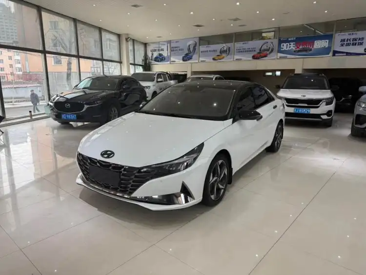 Elantra 2021 1.5L CVT LUX Premium Edition
