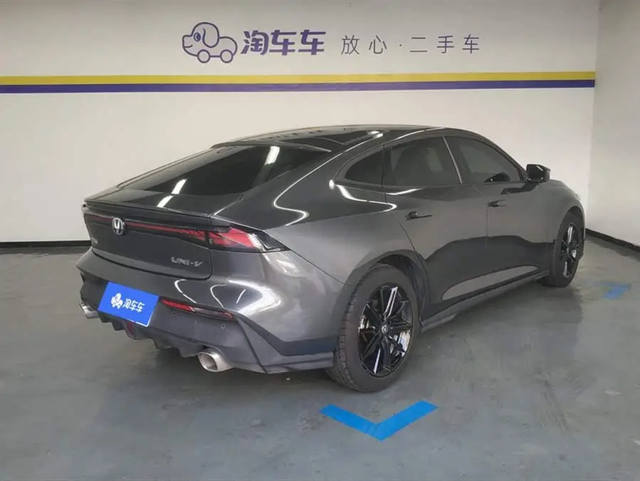 Changan UNI-V 2023 1.5T Premium