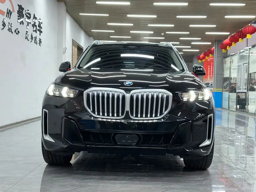 بي إم دبليو X5 2023 xDrive 30Li حزمة M الرياضية المميزة