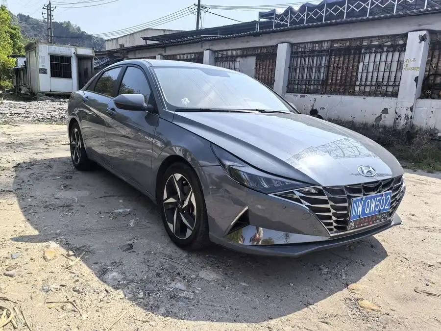 2022 هيونداي إلنترا 1.5 لتر CVT GLS النسخة الرائدة