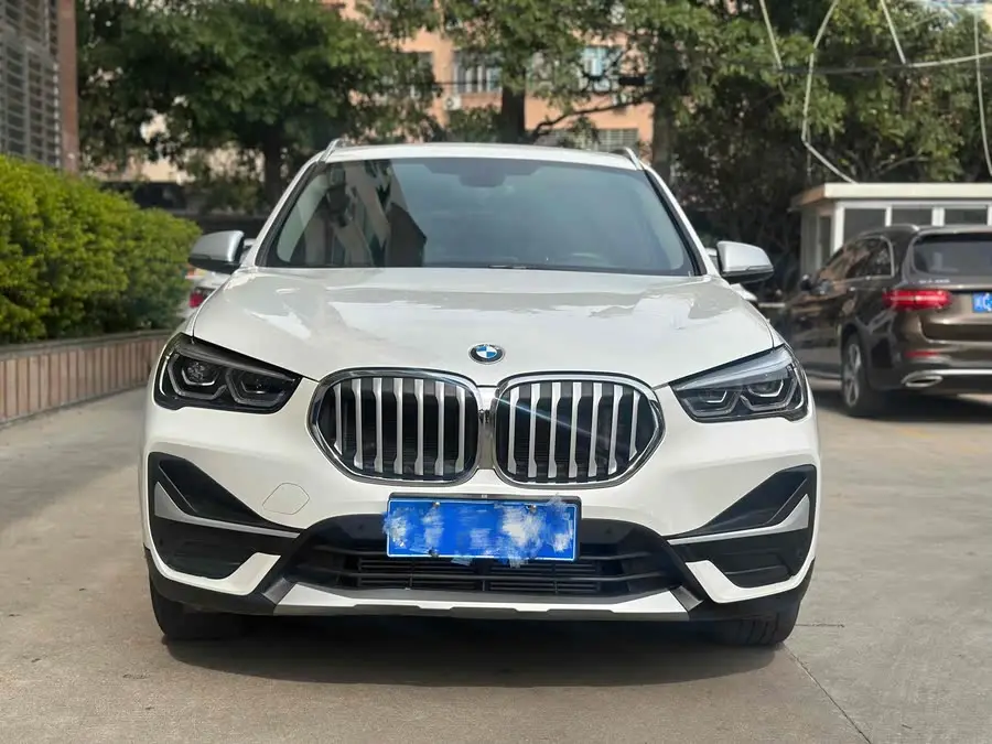 بي إم دبليو X1 2022 sDrive20Li فئة الرفاهية