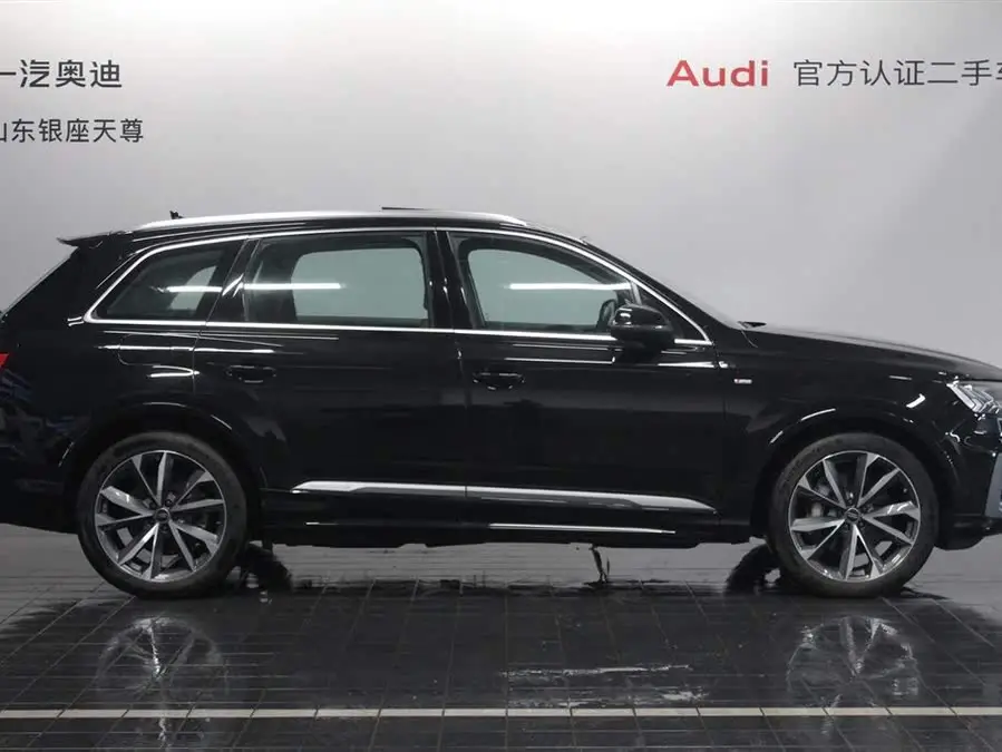 Audi Q7 2023 55 TFSI quattro S line Sport
