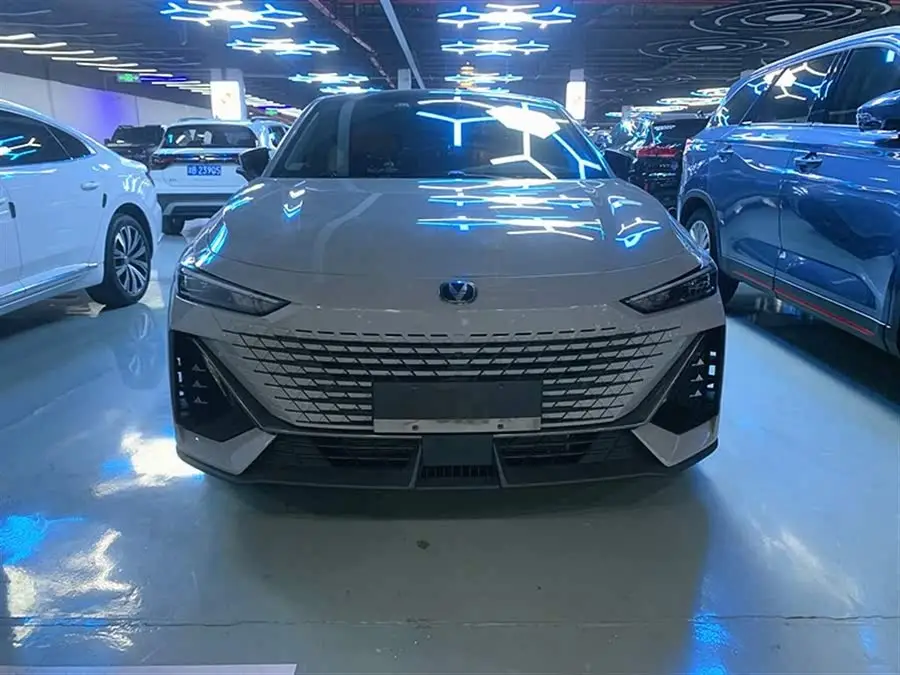 Changan UNI-V 2023 1.5T Premium