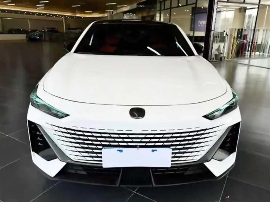 Changan UNI-V 2022 1.5T Deluxe