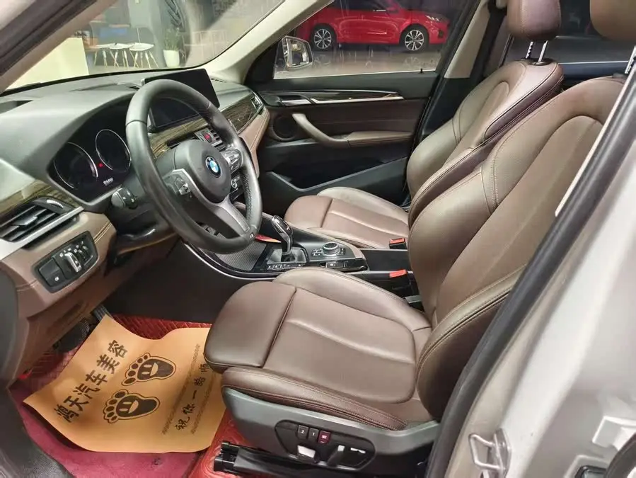 2020 بي إم دبليو X1 xDrive25Li النسخة الفاخرة