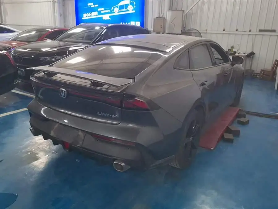 Changan UNI-V 2022 1.5T Premium