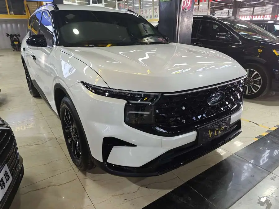 2023 Ford Edge L 2.0T EcoBoost E Hybrid Two-Wheel Drive Seven-Seater Trend