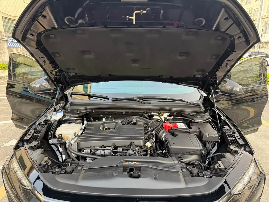 فورد مونديو 2022 الطراز المحدّث EcoBoost 245 تيتانيوم