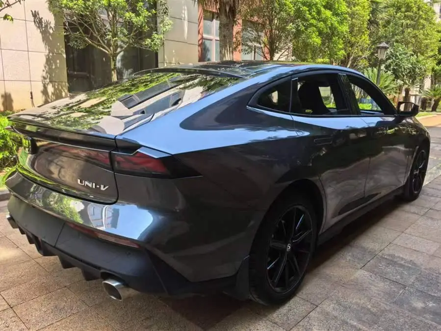 Changan UNI-V 2023 1.5T Premium