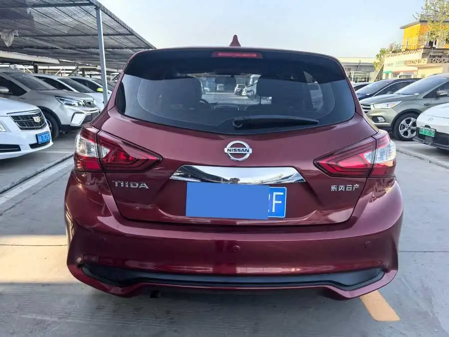 نيسان تييدا 2021 1.6 لتر CVT الإصدار الرائع