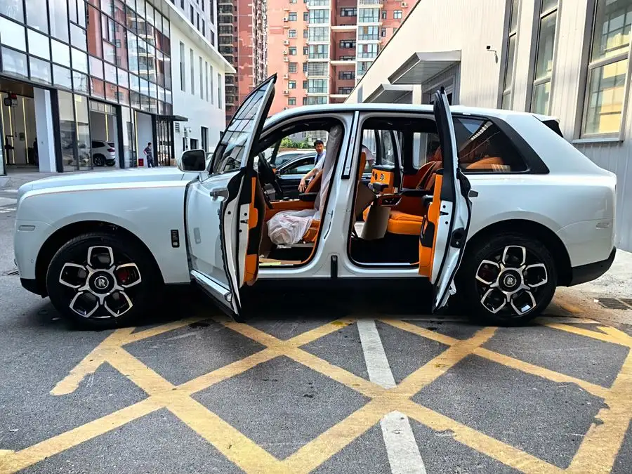 Cullinan 2024 Black Badge