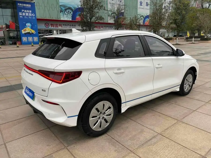 بي واي دي e2 2020 نسخة مطورة إصدار النطاق القياسي النموذج القياسي