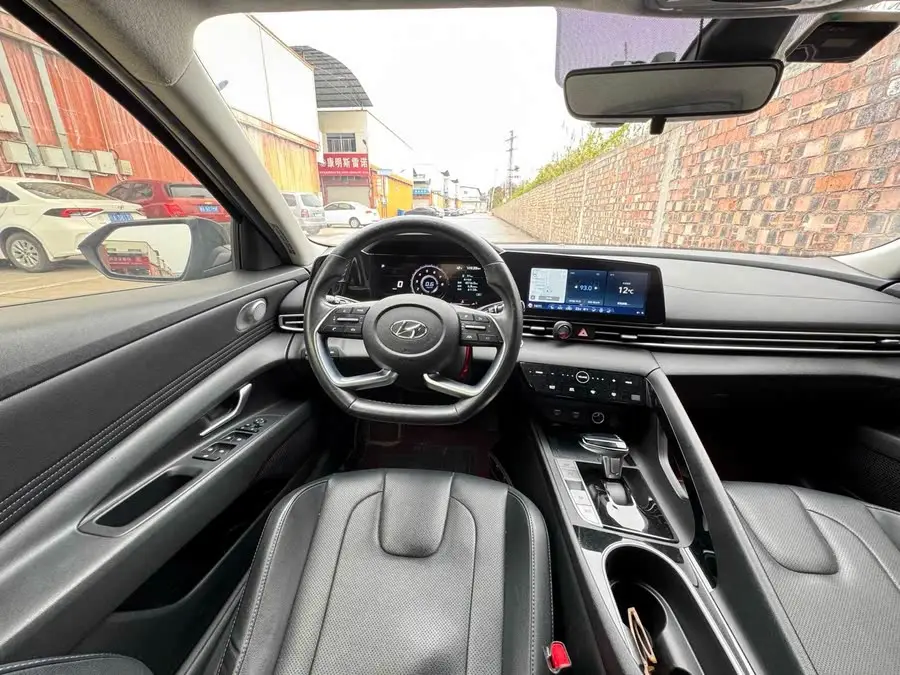 إيلانتر 2021 1.5L CVT لكس النسخة المميزة