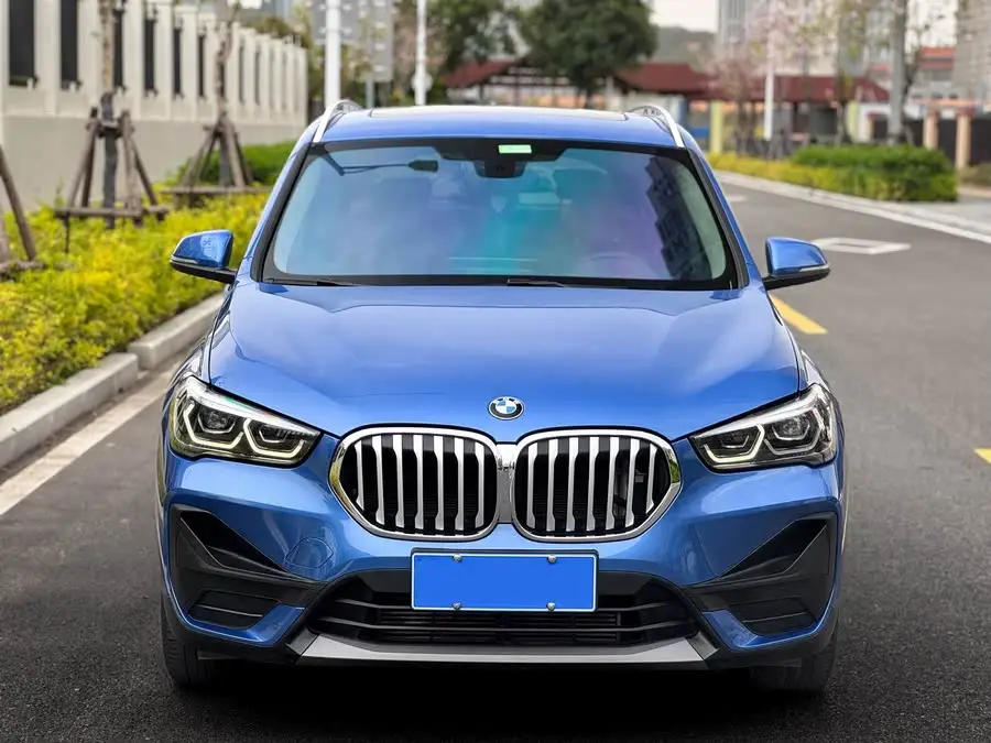 بي إم دبليو X1 2020 sDrive25Li الطراز الرائد