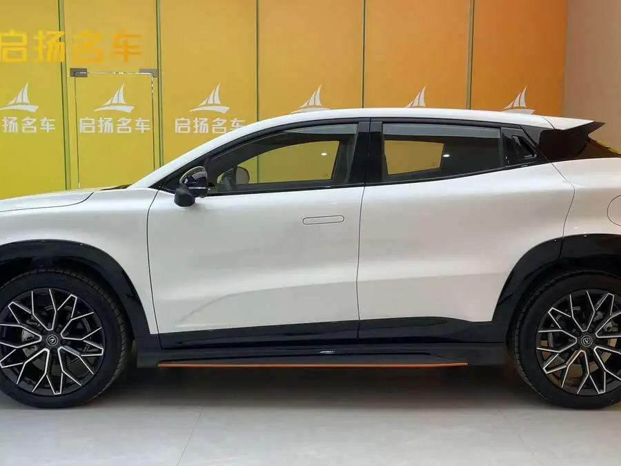 شانجان UNI-T 2022 1.5T إصدار الملاحة الذكية