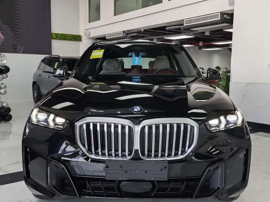 بي إم دبليو X5 2023 xDrive 40Li M حزمة الرياضية الليلية