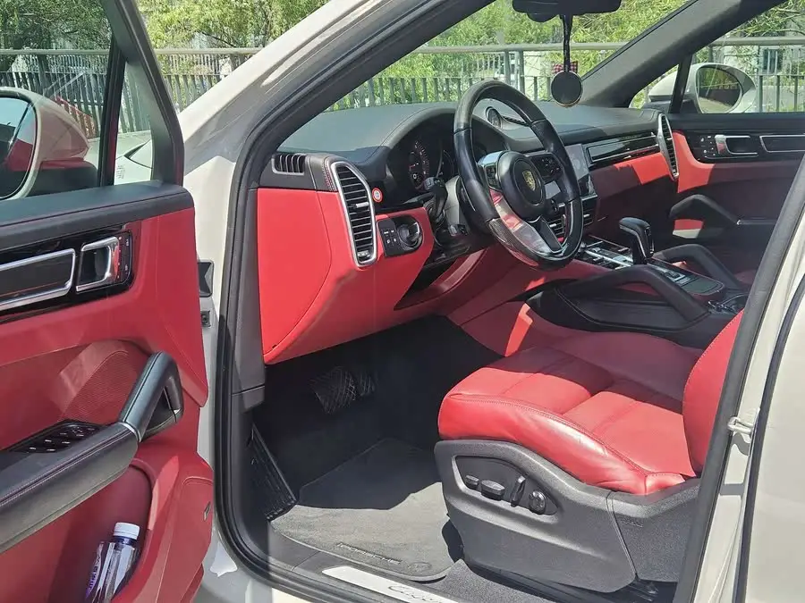 2022 Cayenne Cayenne Coupé 3.0T Platinum Edition