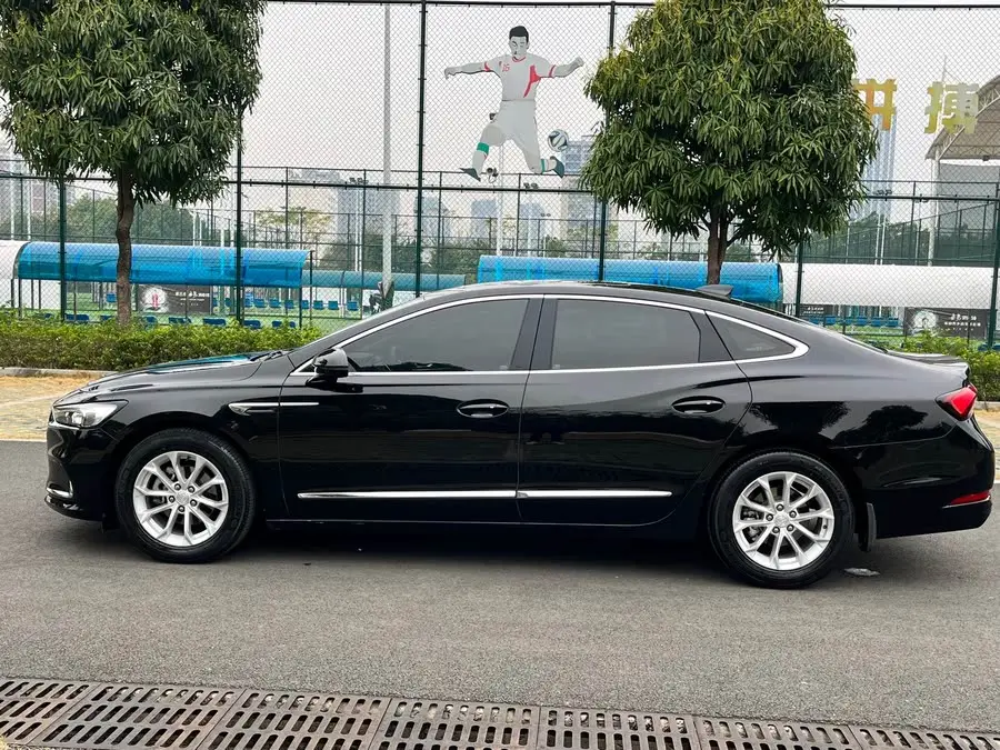 بيوك لاكروس 2021 552T الفاخرة