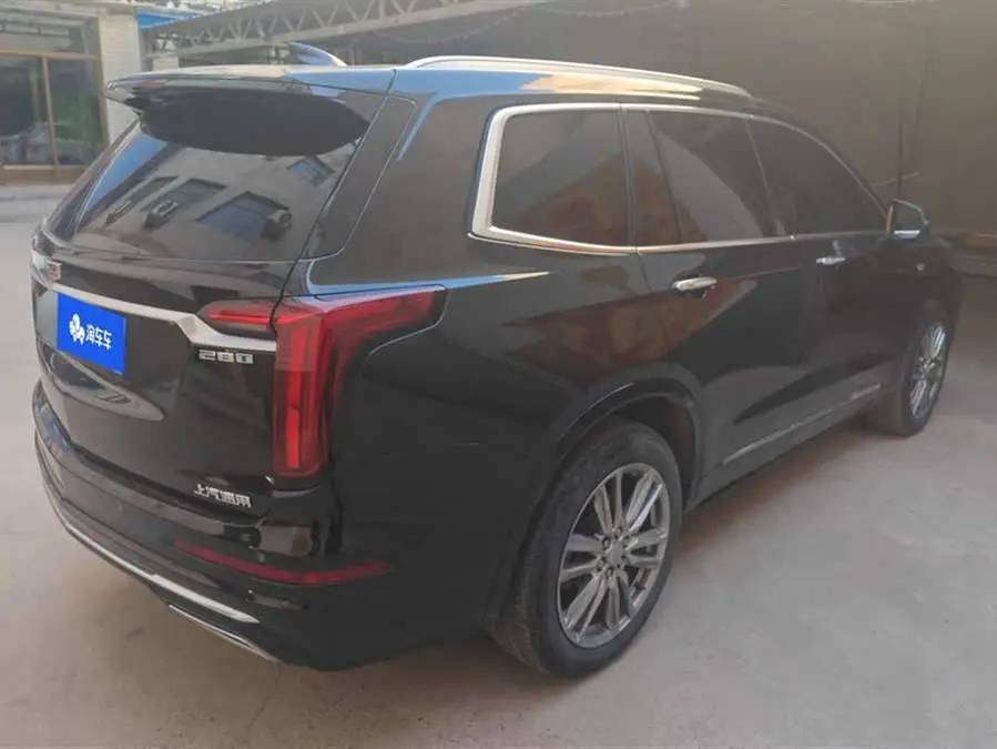 كاديلاك XT6 2022 2.0T فاخرة 6 مقاعد دفع رباعي