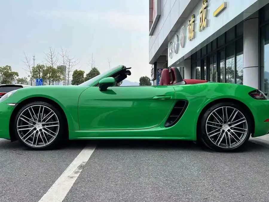 Porsche 718 2022 Model Boxster 2.0T