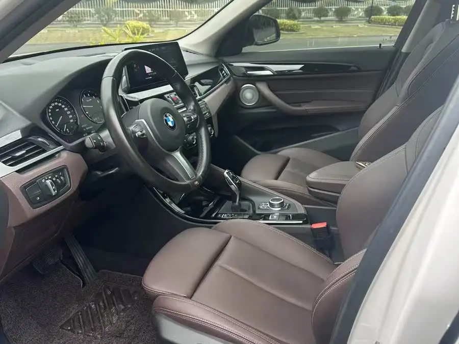 بي إم دبليو X1 2021 sDrive20Li النسخة العصرية