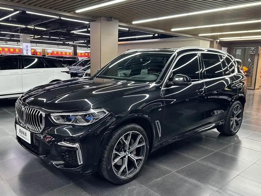 BMW X5 2022 xDrive 40Li M Sport Package