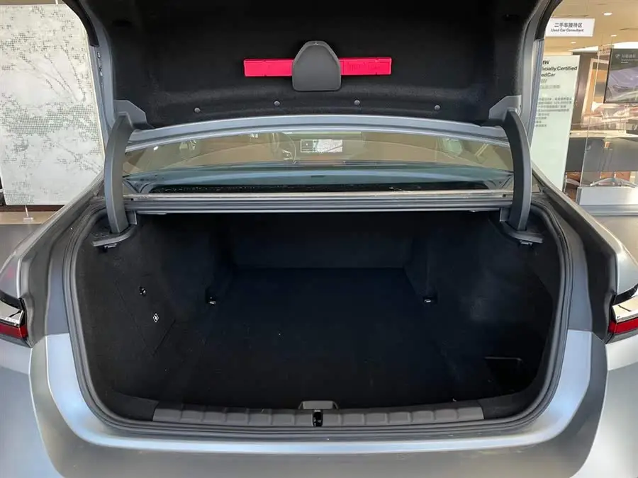 BMW i7 2023 xDrive60L Luxury Package