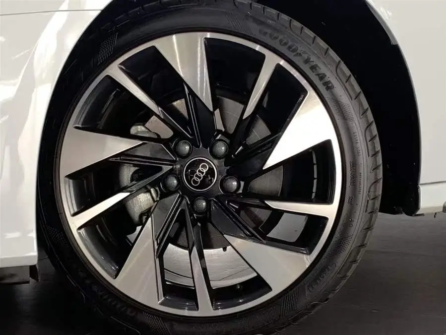 أودي A3 2023 A3L ليموزين 35 TFSI طراز رياضي أنيق