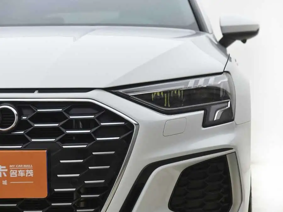 أودي A3 2024 سبورتباك 35 TFSI طراز رياضي أنيق