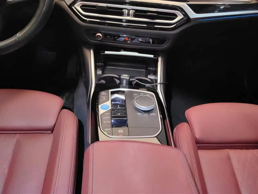 بي إم دبليو i3 2022 eDrive 35 L