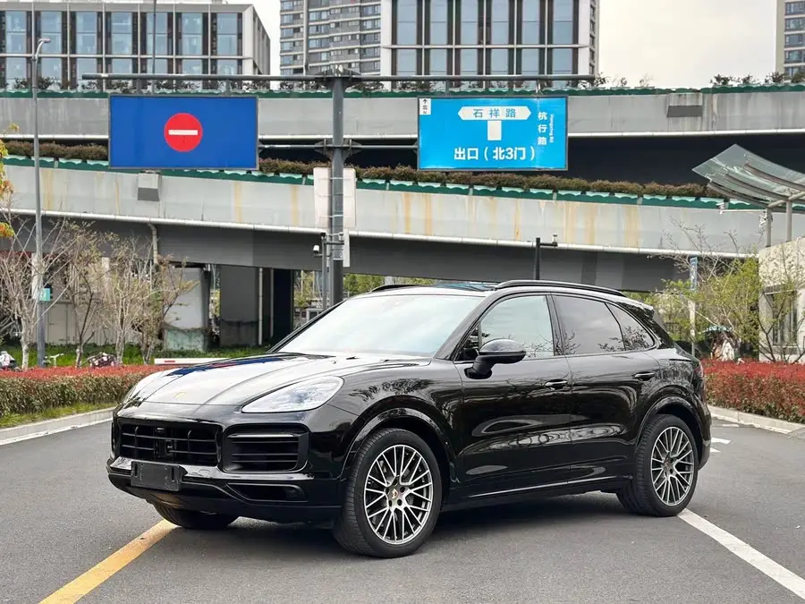 2023 Cayenne Cayenne S 2.9T Platinum Edition