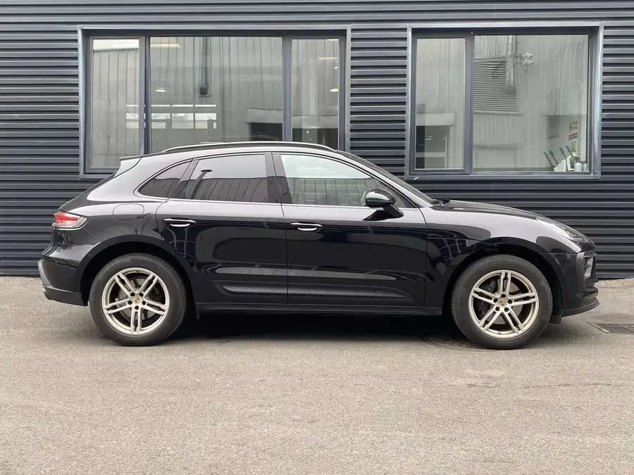 2024 Macan 2.0T