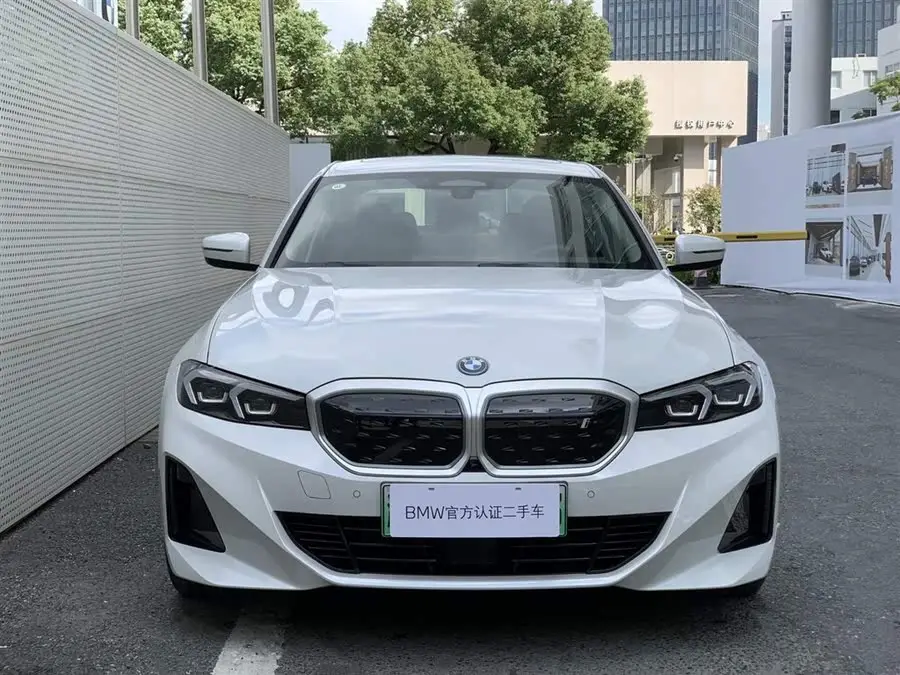 بي إم دبليو i3 2022 eDrive 35 L