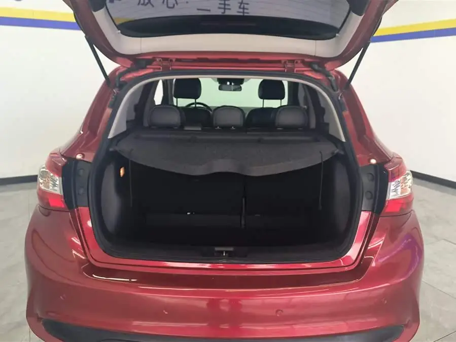 نيسان تييدا 2021 1.6 لتر CVT النسخة الذكية