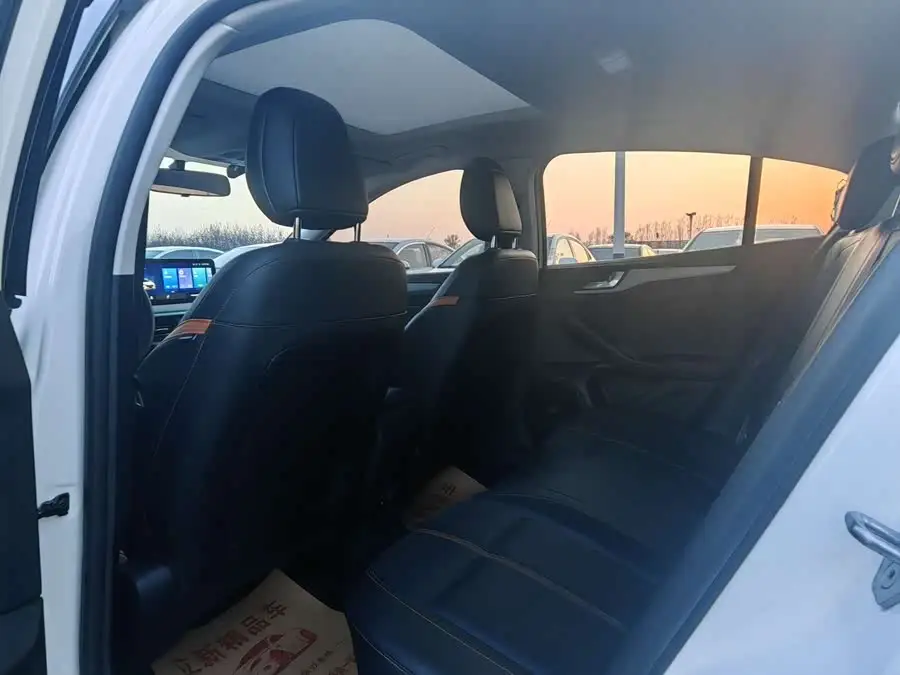 فورد فوكس 2022 - نسخة سباق أوتوماتيكية EcoBoost 180