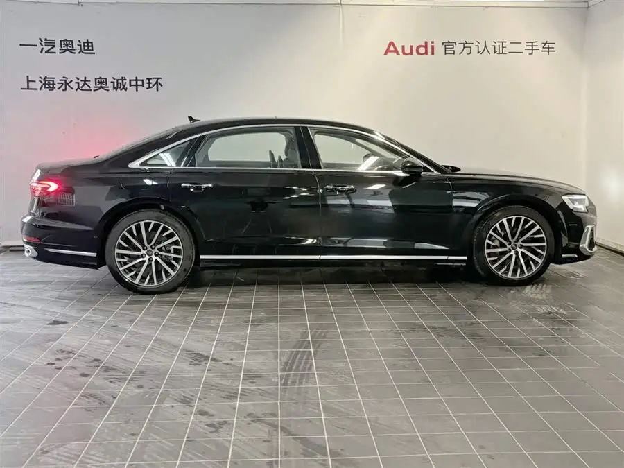 أودي A8 2024 A8L 55 TFSI كواترو الرائد