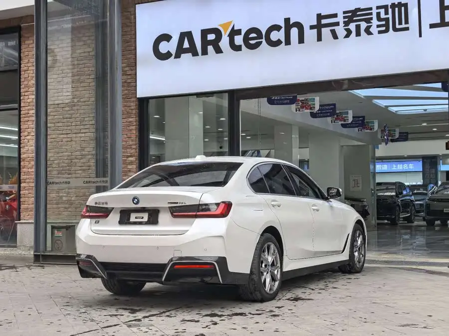 بي إم دبليو i3 2022 eDrive 35 L