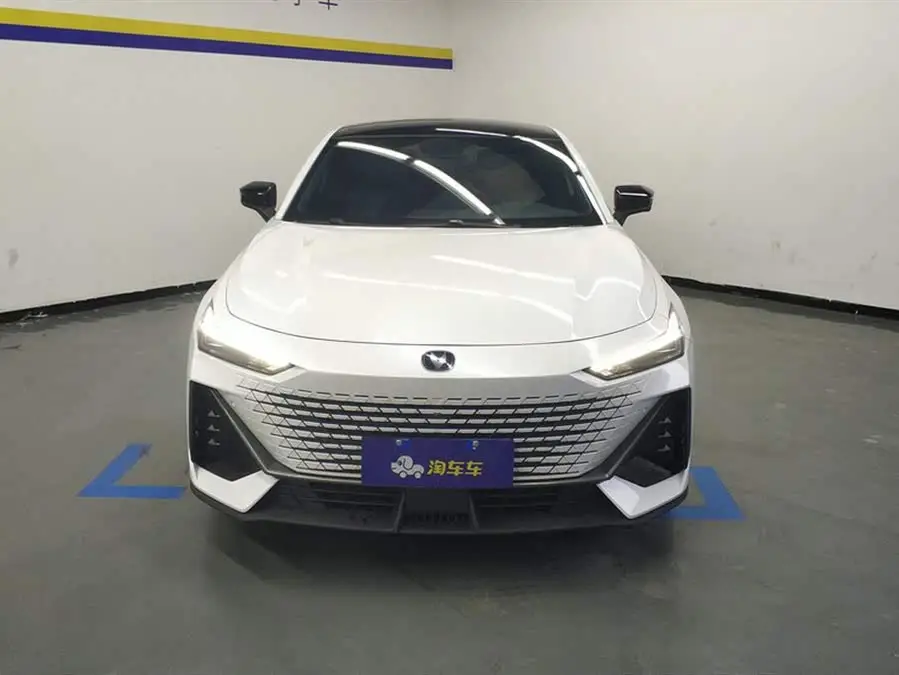 Changan UNI-V 2022 1.5T Premium